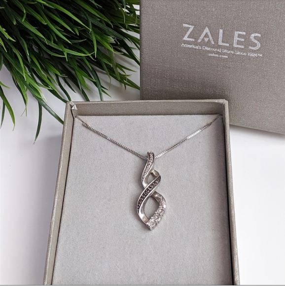 Zales Jewelry - ZALES Gift box included  Black and White Diamond